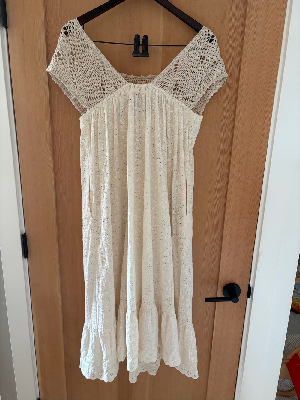 Honeybea xs/s Cream Eyelet Crochet Yoke Maxi Dress EUC - Picture 2 of 4